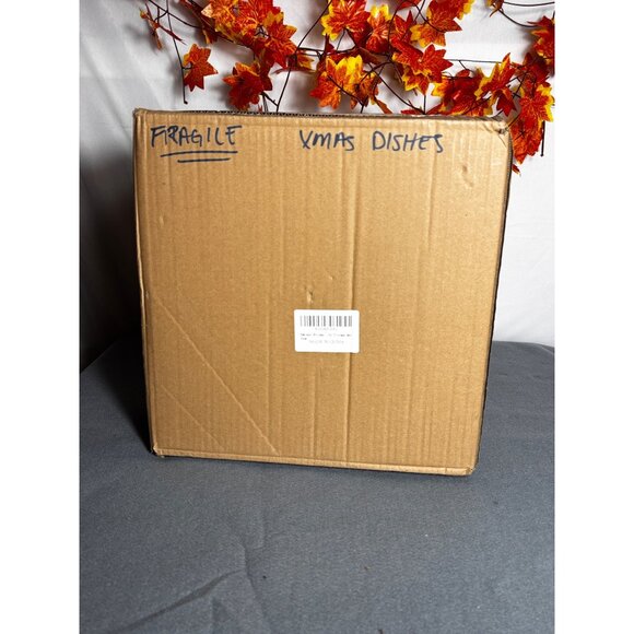 Set Of 4 Porcelain Christmas Dinner Plates With Festive Tree Design - Picture 3 of 3